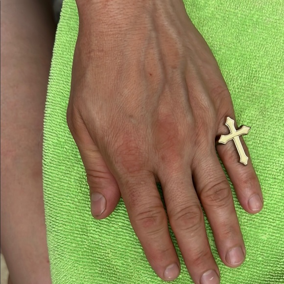 Gold Cross Ring - Picture 1 of 10